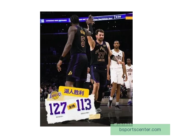 东契奇复出砍下42分12助 湖人力克骑士里夫斯艾顿发挥出色